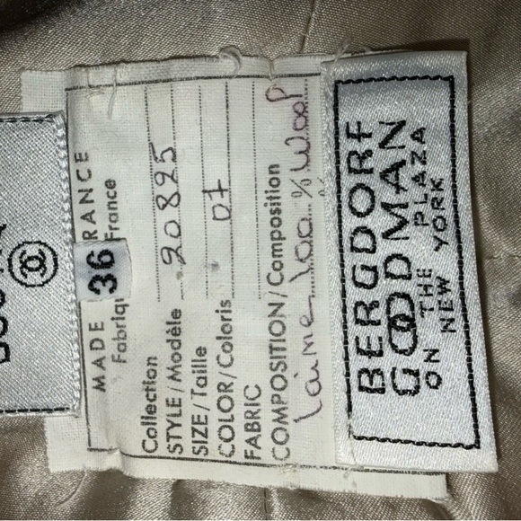 CHANEL Beige Tweed Suit - Picture 6 of 16